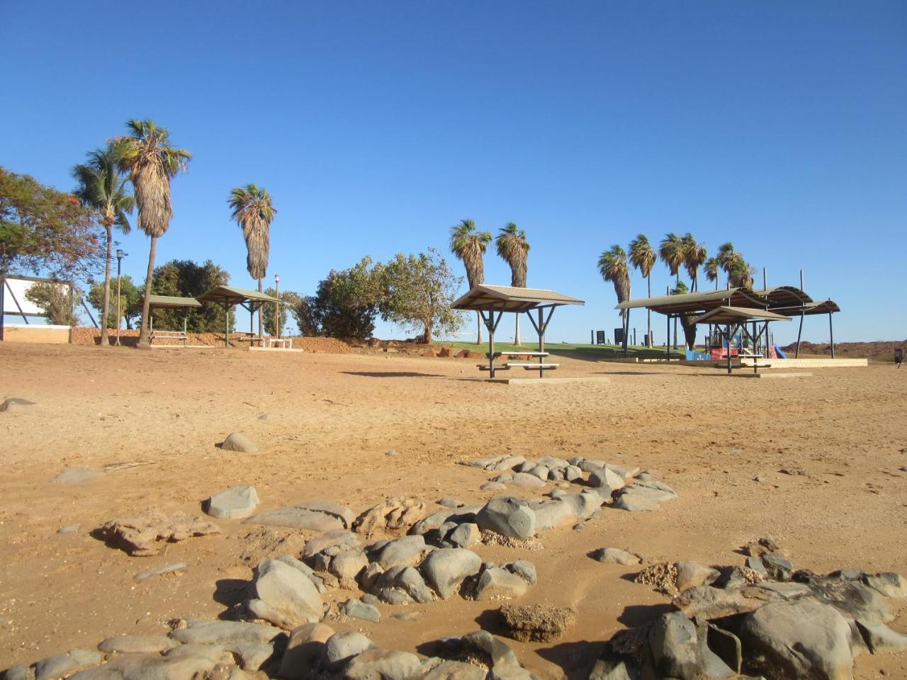 Dampier Mermaid Hotel Karratha Exterior photo